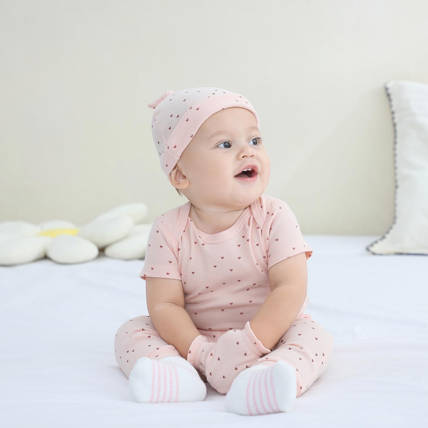 Ruliby New Born Clothes Cotton Baby Bodysuit Soft Romper and Accessories Layette Set 0-6 Months, 23-pack